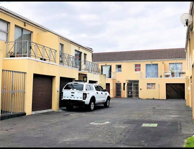 3 BEDROOM TOWNHOUSE FOR SALE IN KENSINGTON